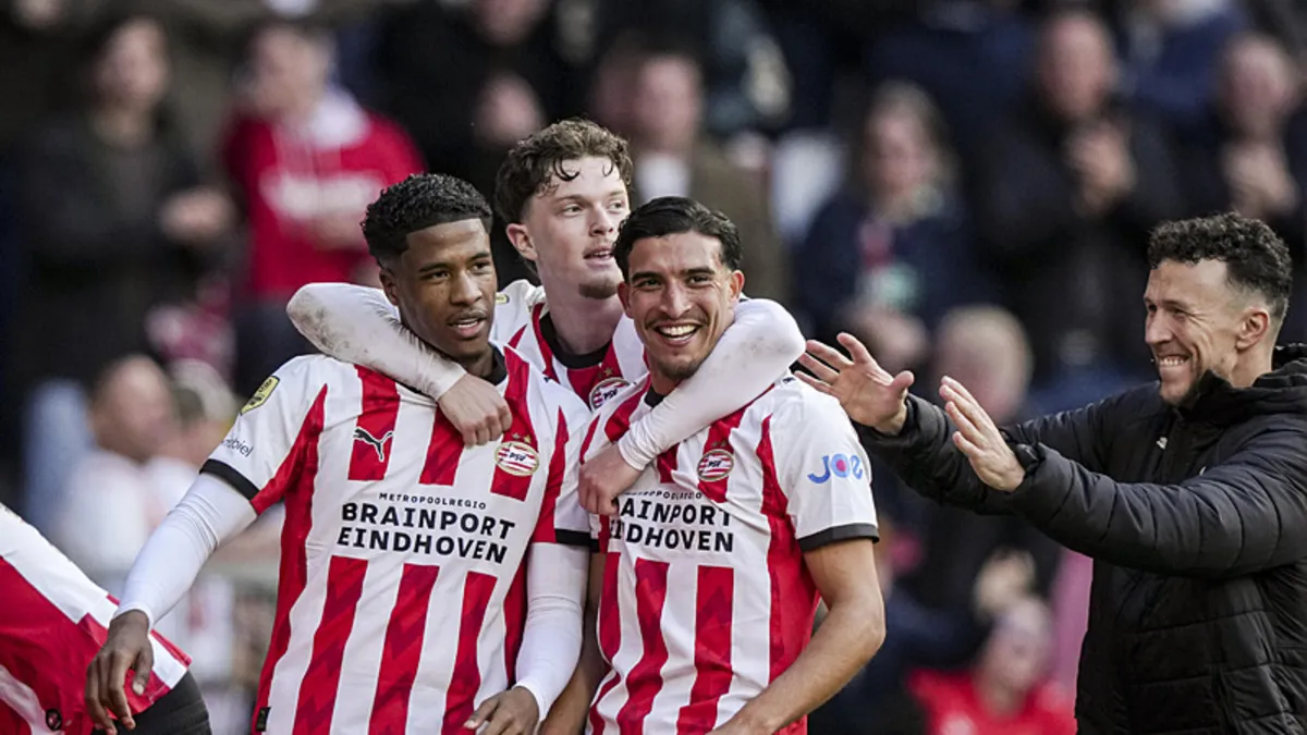 Hollanda Eredivisie’da şampiyon PSV Eindhoven!