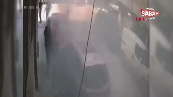 Güngören'de korkutan yangında patlama anı kamerada: Binanın birinci katından atladı! | Video