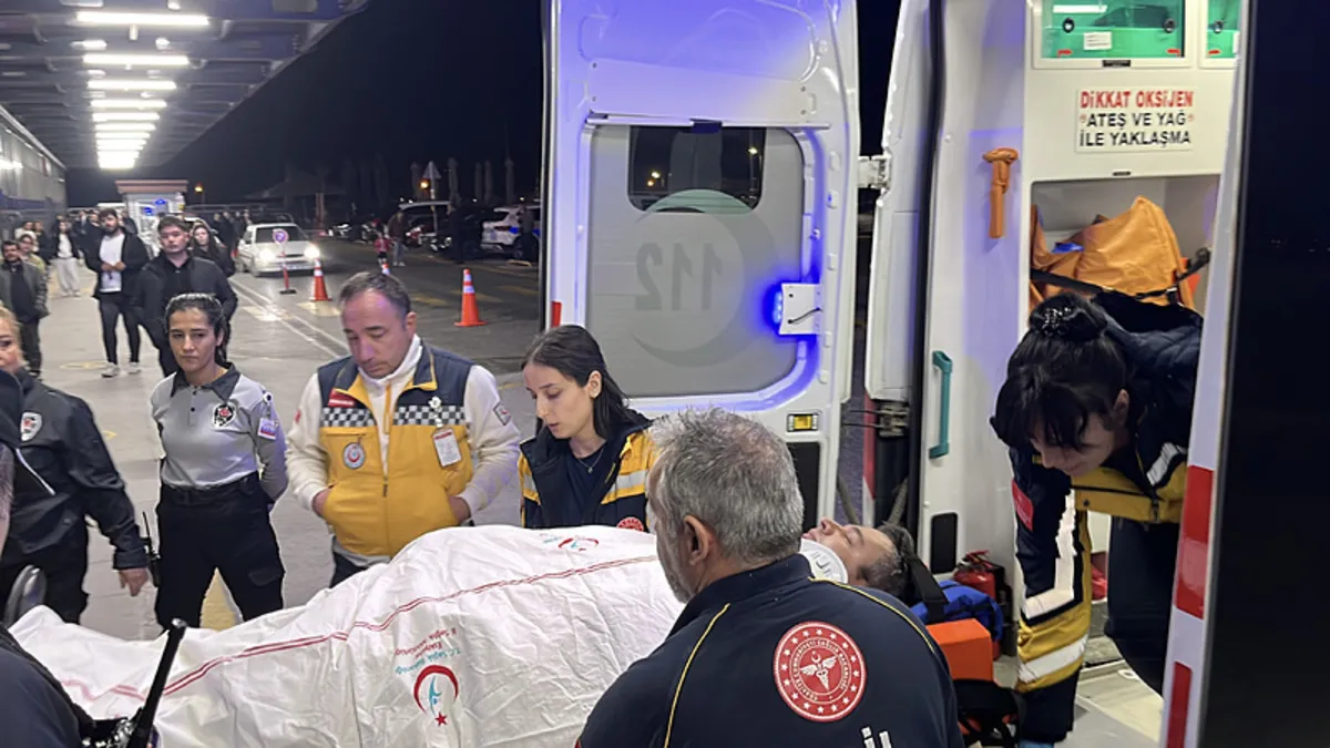 Eskişehir’de Günyüzü Kaymakamı Kurt kaza geçirdi; 1 ölü, 2 yaralı Eskişehir’de Günyüzü Kaymakamı Kurt kaza geçirdi; 1 ölü, 2 yaralı