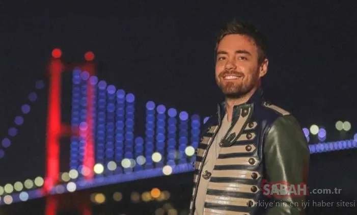 Fotoğrafta el sallayan bu küçük erkek çocuğu şimdilerin ünlü popçusu! Tavırları hala aynı