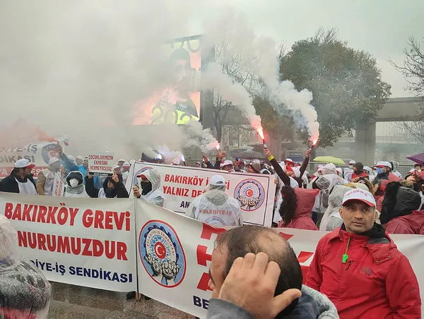 chpli-belediye-islerine-son-vermisti-ankaraya-yuruyorlar-haykiracagiz-1646539087454.jpg CHP'li belediye işlerine son vermişti! Ankara’ya yürüyorlar:
