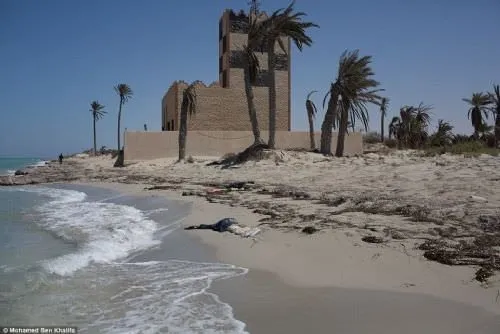 Libya’da yüzlerce ceset sahile vurdu!