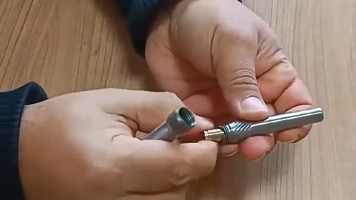 Mersin’de kalem görünümlü tabanca ele geçirildi! Mersin’de kalem görünümlü tabanca ele geçirildi!