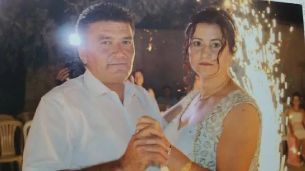 Zehra Çiçek boşanmak istediği eşi tarafından vurularak öldürüldü! 3 Zehra Çiçek boşanmak istediği eşi tarafından vurularak öldürüldü!