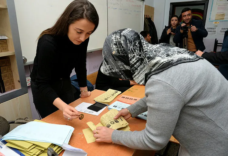 Türkiye sandık başında! 57 milyon seçmen tercihini yapıyor