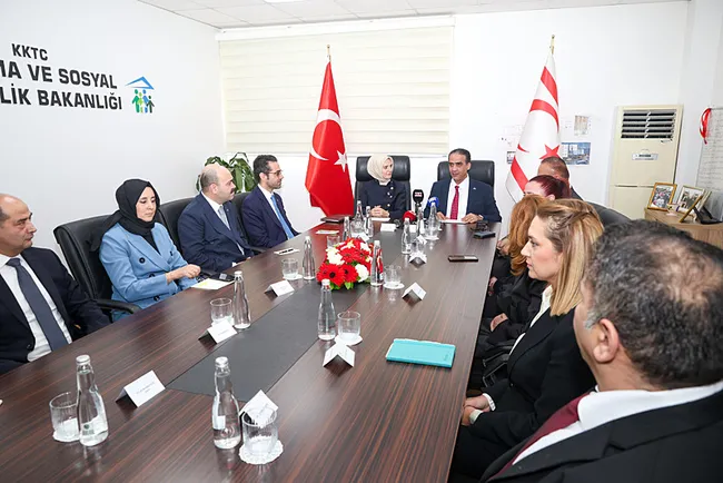 bakan-goktas-ile-kktc-basbakani-ustel-bir-araya-geldi-1736956890838.jpeg
