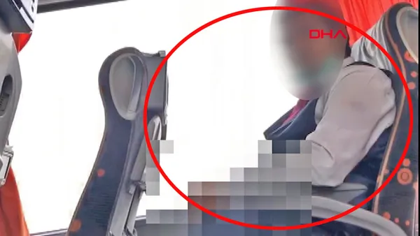 son dakika otobuste genc kiza sapik muavin tacizi igrenc olayin goruntuleri sosyal medyada olay oldu video