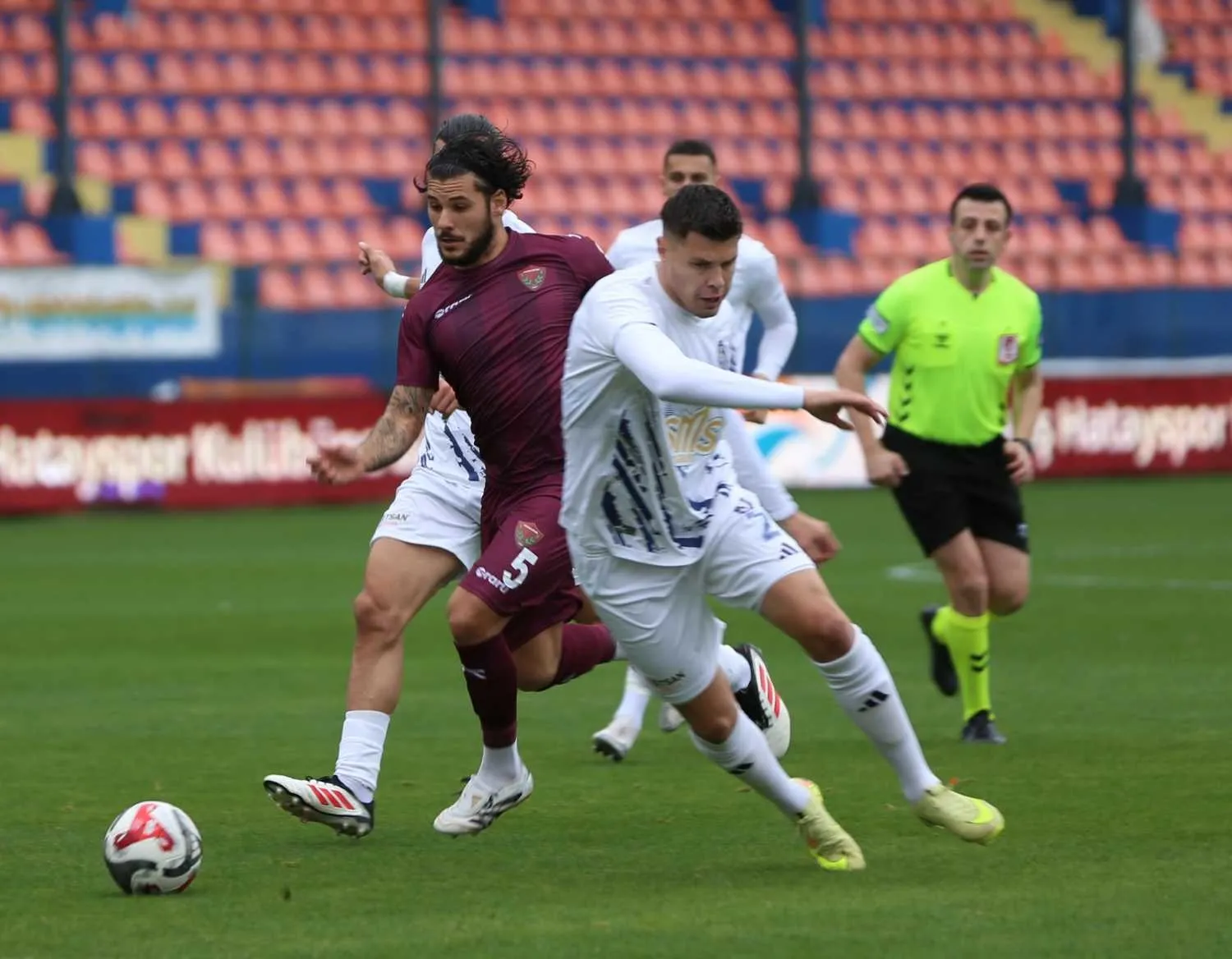 Süper Lig’de transferler peş peşe açıklandı! İşte atılan tüm imzalar...