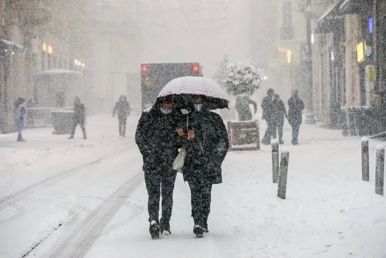 SON DAKİKA İSTANBUL KAR YAĞIŞI UYARISI! Megakent sakinleri yarın karla uyanacak! 30 Mart İstanbul’a ne zaman kar yağacak, ne kadar sürecek?