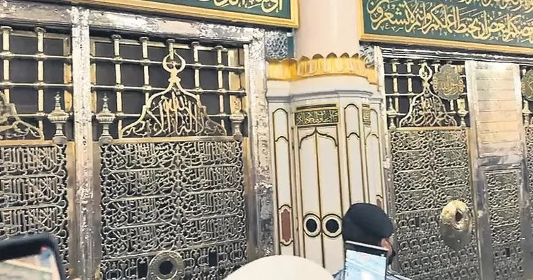 Medine’de Hz. Muhammed’in kabrini ziyaret