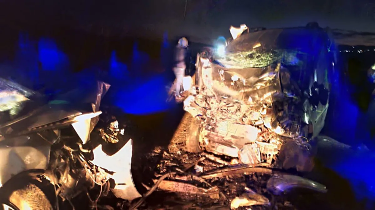 Diyarbakır’da iki otomobil çarpıştı: 3 ölü, 3 yaralı! Diyarbakır’da iki otomobil çarpıştı: 3 ölü, 3 yaralı!