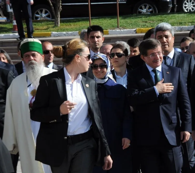 Başbakan Ahmet Davutoğlu Hacı Bektaş-ı Veli Türbesi’ni ziyaret etti