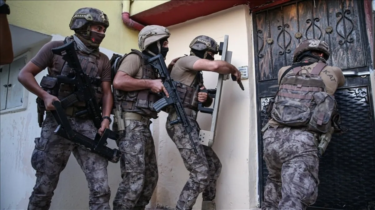 Konya’da tefecilere operasyon: 50 şüpheli yakalandı Konya’da tefecilere operasyon: 50 şüpheli yakalandı