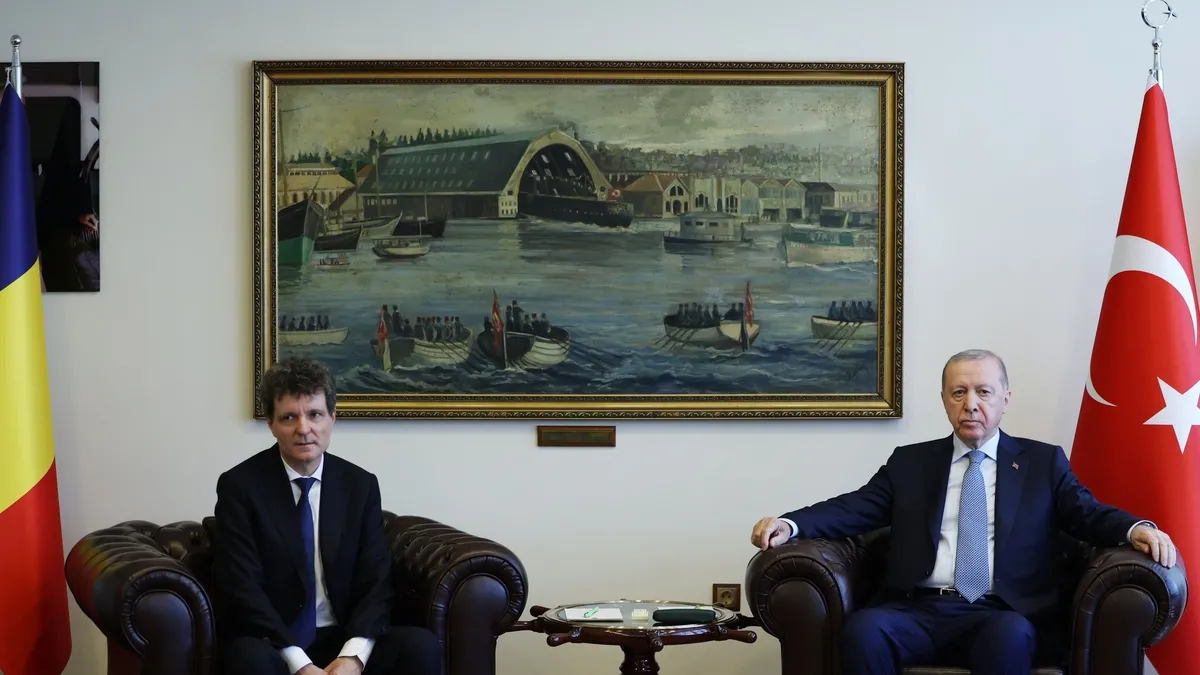 Cumhurbaşkanı Erdoğan, Romanya Cumhurbaşkanı Nicuşor Dan ile görüşüyor.
