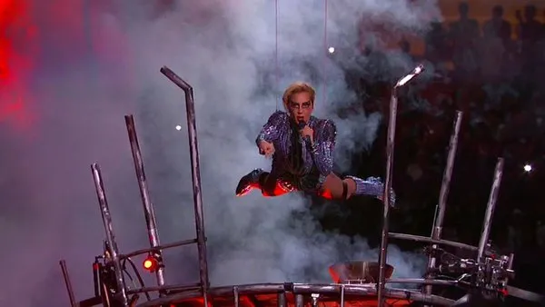 Lady Gaga, Super Bowl'a damgasını vurdu!
