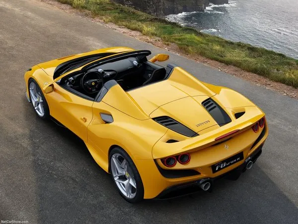 2020 Ferrari F8 Spider hakkında her şey! İşte İtalyan devinin diğer canavarı