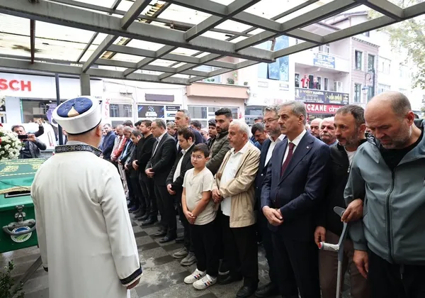 feci-kazada-hayatini-kaybeden-ak-partili-baskan-son-yolculuguna-ugurlandi-1791890143800.jpg
