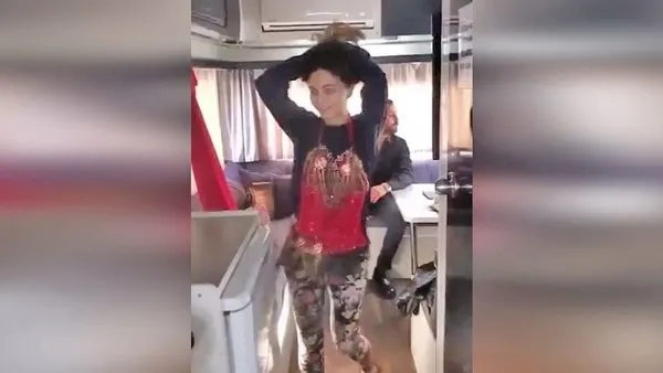 Çukur dizisi oyuncuları Damla Sönmez ve Erkan Kolçak Köstendil'in oryantal dans videosu sosyal medyada olay oldu