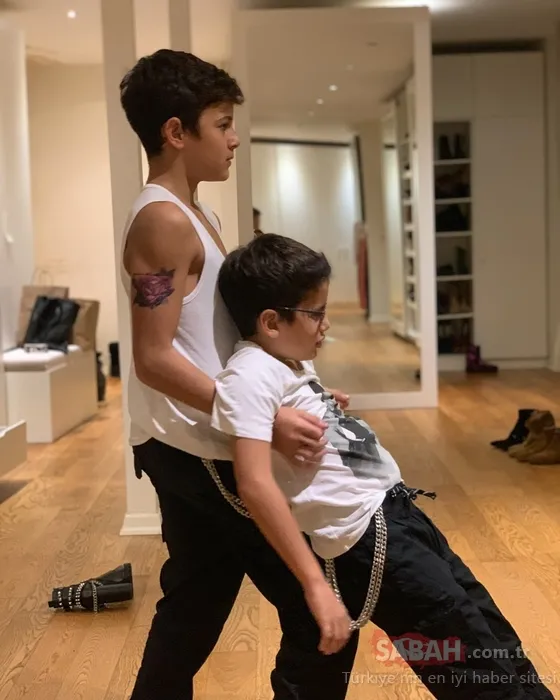 Çağla Şıkel paylaşmaya doyamıyor! Çağla Şıkel'in yakışıklı oğlu Kuzey tenis kortunda şov yaptı! 5 Çağla Şıkel paylaşmaya doyamıyor! Çağla Şıkel’in yakışıklı oğlu Kuzey tenis kortunda şov yaptı!