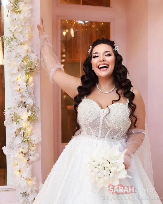 Ünlü şarkıcı Tuğçe Kandemir anne oldu! İşte oğluna koyduğu isim...