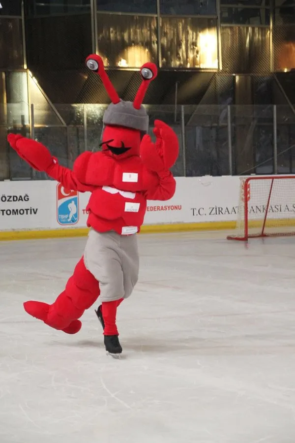 Buz hokeyinde kazandık!