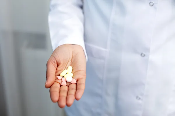 antibiyotik-kullaniminda-bu-hata-bobrek-yetmezligine-neden-oluyor-1700128936675.jpg