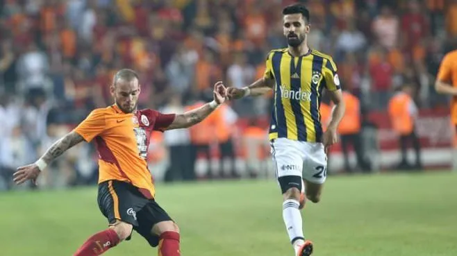 Galatasaray yönetimi Sneijder’in menajerini çağırdı!