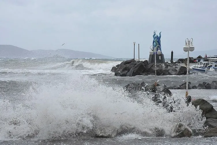 Tüm yurtta fırtına hasara yol açtı!