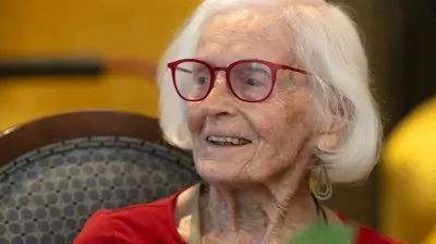 102 yaşındaki kadın uzun yaşamanının sırrını...