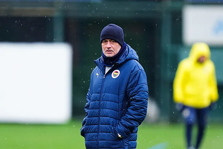 Son dakika haberi: Fenerbahçe’de kadro revizyonu! O isimlerle yeni sezonda yollar ayrılacak....