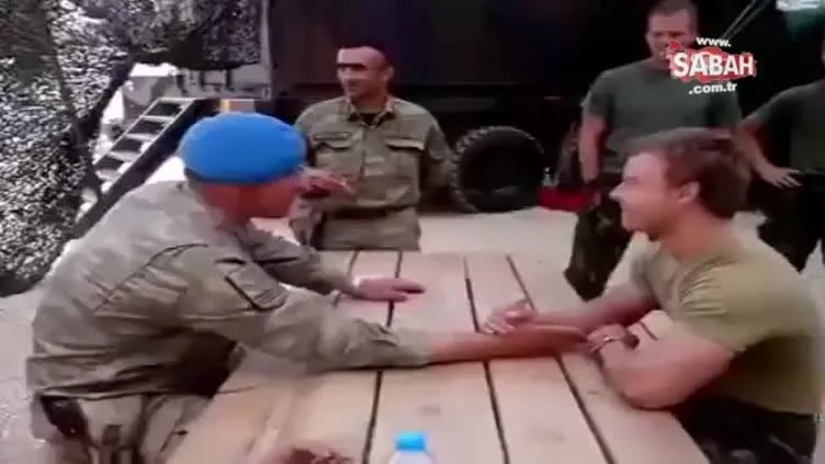 Türk askeri ile Avrupalı askerin bilek güreşi paylaşım rekorları kırıyor!