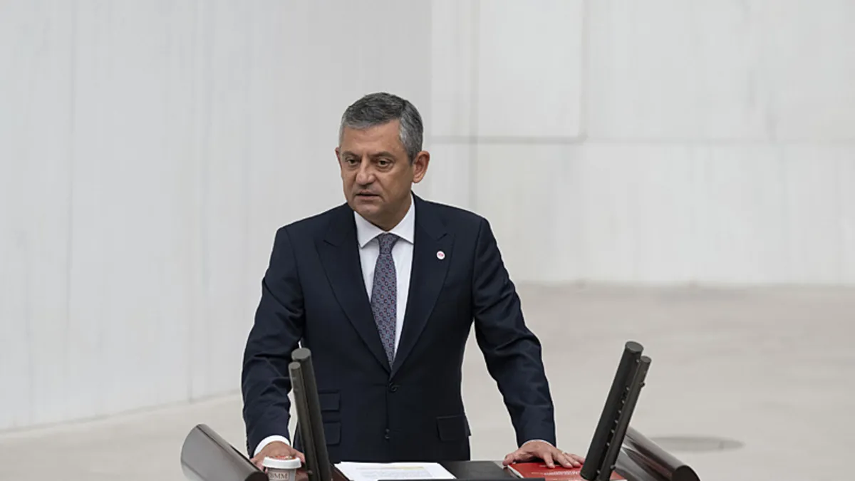 Özgür Özel'in siyasi oyunu deşifre oldu! Kendisi 'Evet' dedi, vekillerine 'Hayır' kapısını açtı
