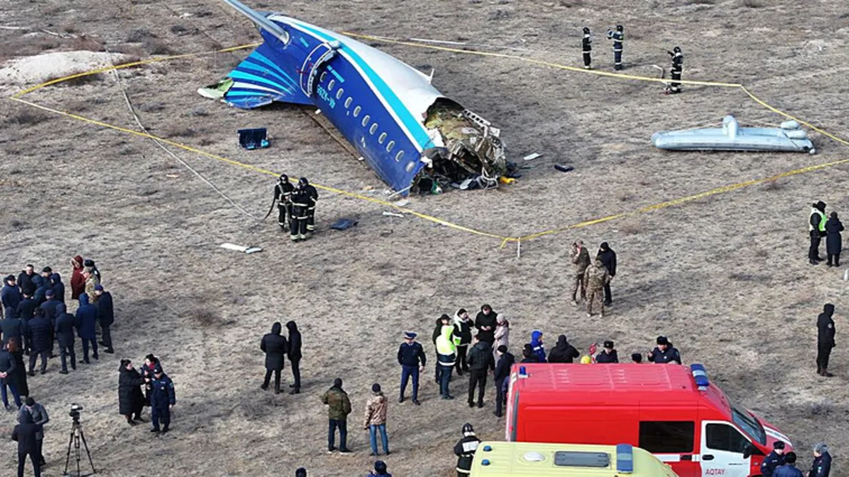 Bakan Uraloğlu açıkladı: 8 kişilik ekip uçak kazasını araştırmak için Bakü’ye hareket ediyor Bakan Uraloğlu açıkladı: 8 kişilik ekip uçak kazasını araştırmak için Bakü’ye hareket ediyor