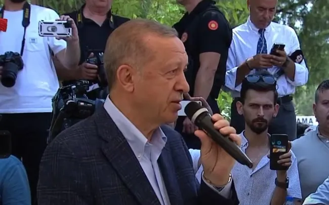 son-dakika-baskan-erdogan-hakan-hilmi-fuzun-ile-anisini-anlatti-sen-de-bize-hakkini-helal-et-1659094065890.jpg