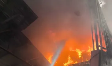 SON DAKİKA | Adana’da yangın paniği: Geri dönüşüm tesisi alevlere teslim oldu!