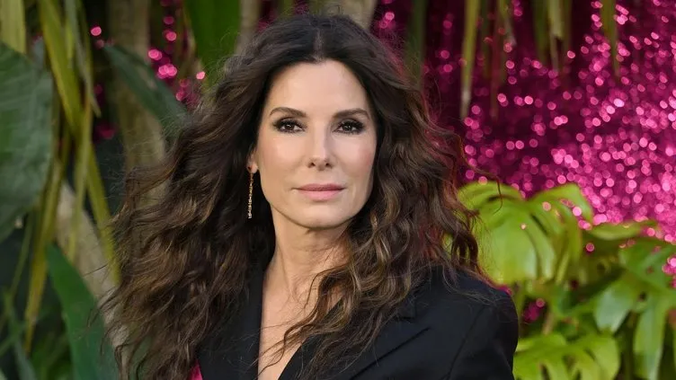 Hollywood’un ’zamansız savaşçısı’! Ünlü oyuncu Sandra Bullock’un nasıl bir aileden geldiğini biliyor muydunuz?