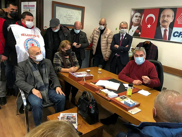 grevdeki-belediye-iscileri-bicak-kemige-dayandi-1640316440887.jpg CHP’li belediye işçilerine sıfır zam dayatması yapmıştı! Grevdeki belediye işçileri: Bıçak kemiğe dayandı