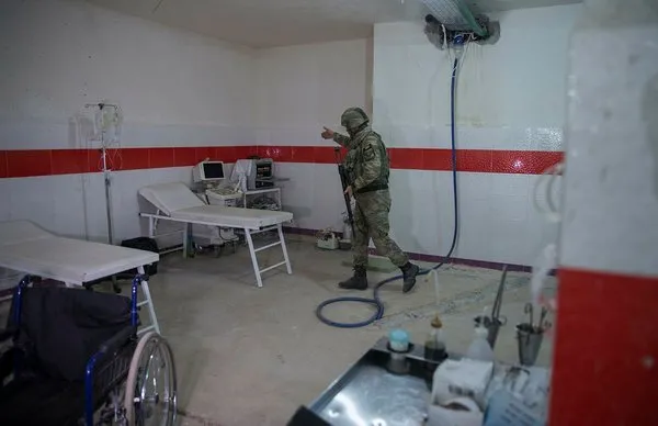 Mehmetçik Afrin'de teröristlerin tam teşekküllü yer altı hastanesine girdi