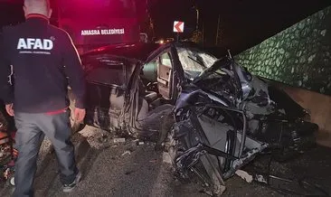 Bartın'da otomobil bariyerlere çarptı: 4 yaralı #bartin