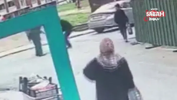 7 yaşındaki kız çocuğuna otomobil böyle çarptı | Video