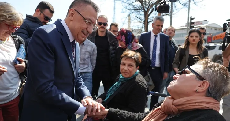 AK Partili adaylar başkentte sahada