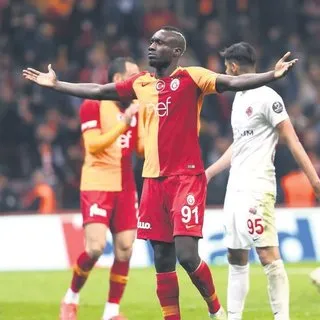 Onyekuru kapış kapış
