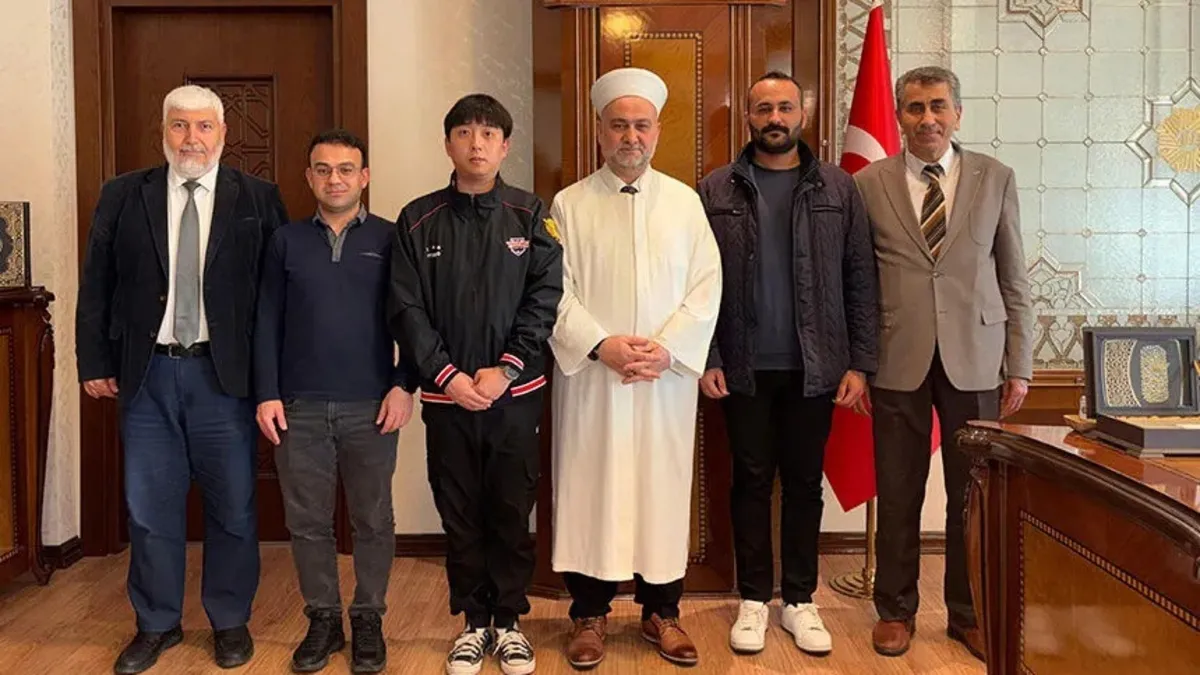 Güney Koreli Minwoo Müslüman oldu