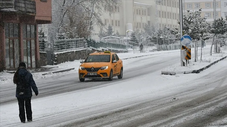 SON DAKİKA! Kar tatili haberleri peş peşe geldi! İstanbul ve Ankara’da okullar tatil mi? İşte kar tatili verilen iller