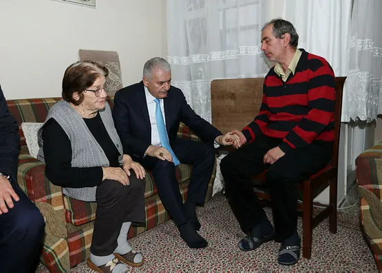 TBMM Başkanı Yıldırım’dan Ukrayna’da öldürülen genç kızın ailesine taziye ziyareti