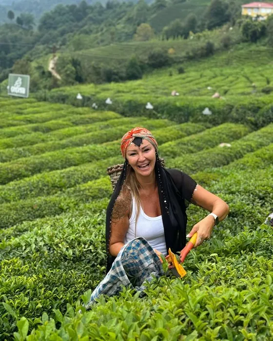 Benden köylü kadını çıkmaz demişti... Pınar Altuğ’un eşi Yağmur Atacan’dan sert tepki! ’Saçma sapan bir şey yazmışlar’