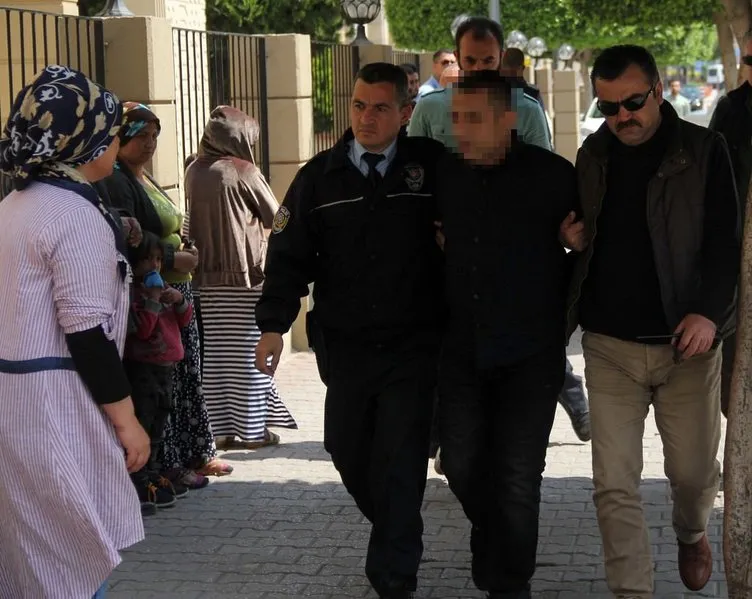 Cezaevi firarisi yakalanınca adliye kapısına kafa attı