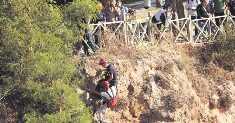 Gün doğumu seyrinde falezlerden düştü