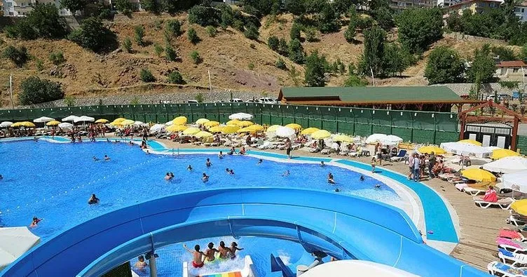 Sağlık Bakanlığından sitelerdeki yüzme havuzları için Kovid-19 tedbirleri