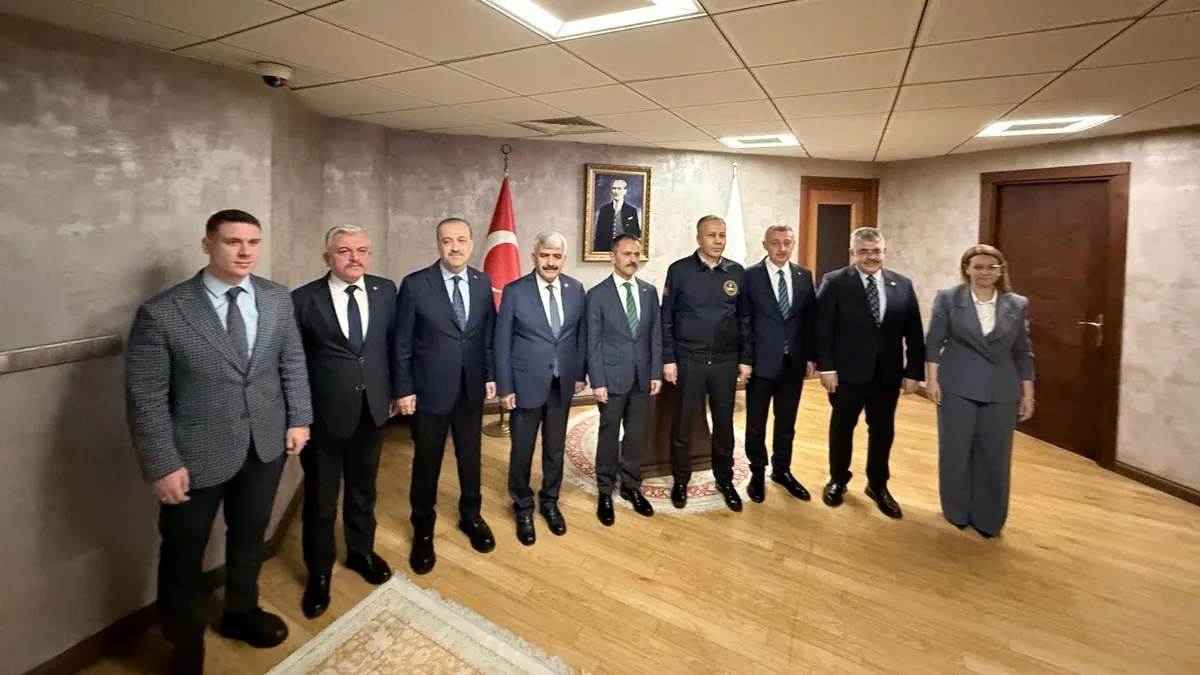 İçişleri Bakanı Yerlikaya, Kocaeli’de güvenlik toplantısı öncesi bir dizi ziyarette bulundu İçişleri Bakanı Yerlikaya, Kocaeli’de güvenlik toplantısı öncesi bir dizi ziyarette bulundu